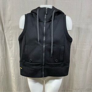 Lolë Black Zippered Vest